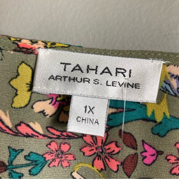 Colorful artsy paisley top shell 1X NWT flutter sleeve green office Tahari - Picture 5 of 11